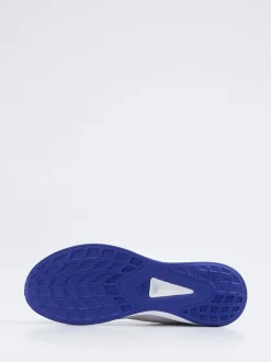 Adidas – Sneaker aus Textil in Weiß mit Primeblue