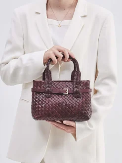Allan K – Mini Tote Bag aus Flechtleder in Weinrot