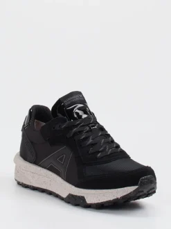 Allrounder – Outdoor-Sneaker aus Veloursleder und Mesh