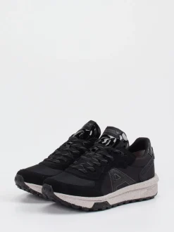 Allrounder – Outdoor-Sneaker aus Veloursleder und Mesh