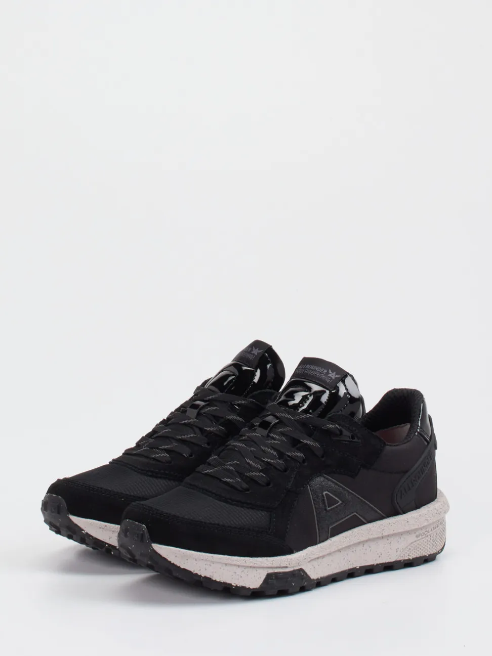 Allrounder – Outdoor-Sneaker aus Veloursleder und Mesh
