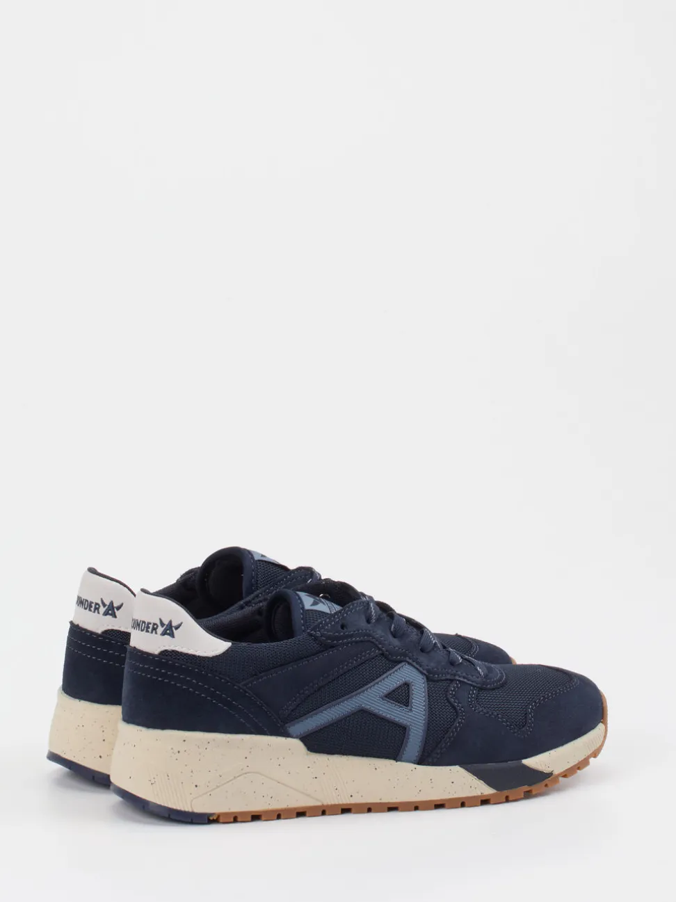 Allrounder – Retro-Sneaker aus Velours und Mesh Blau