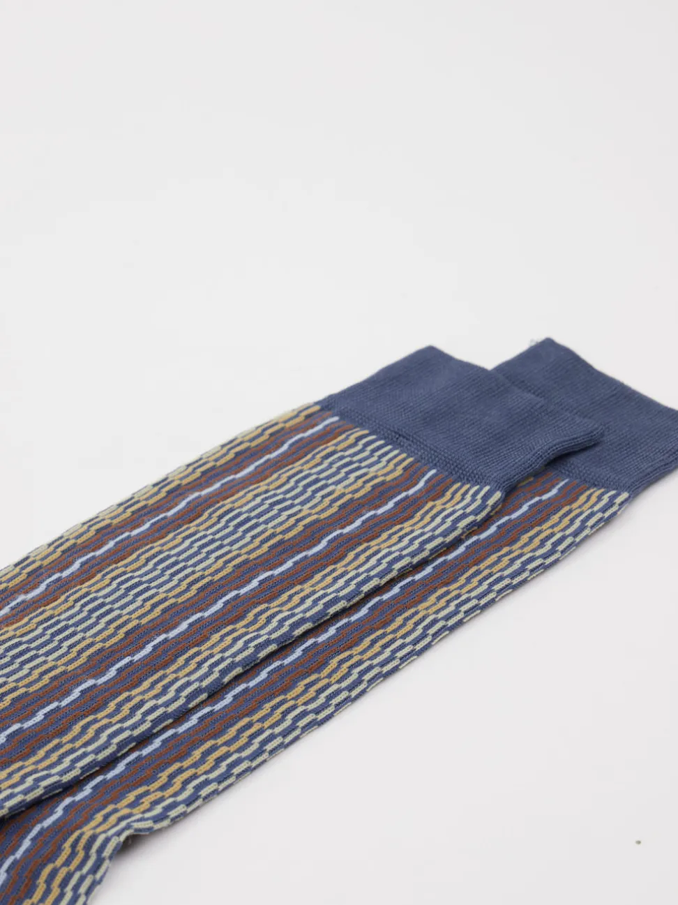 Alto Milano – Feinstricksocken aus Textil mit Streifen
