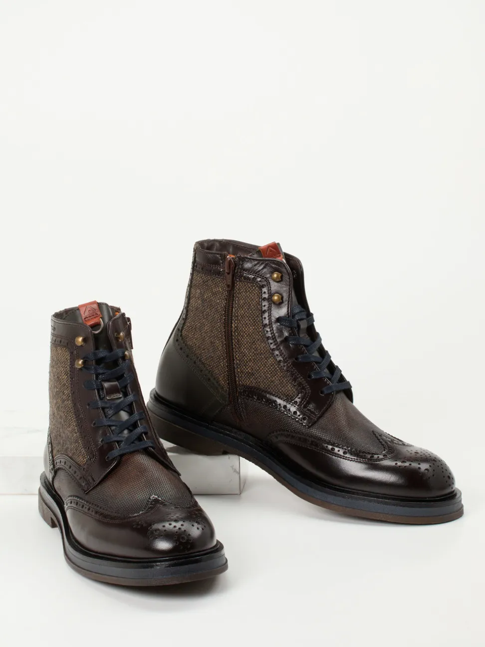 Ambitious – Brogue Boots aus Kalbleder und Tweed