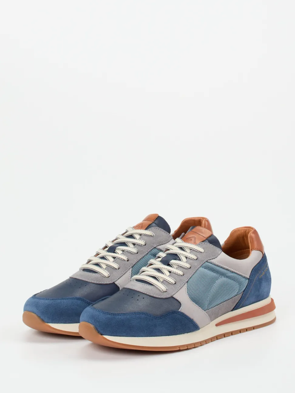 Ambitious – Retro-Sneaker aus Veloursleder blau