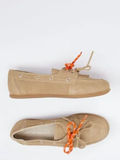 Andrea Puccini – Bootsschuh aus Veloursleder Beige