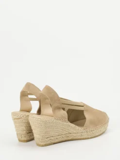 Andrea Puccini – Keilsandalette aus Veloursleder Beige