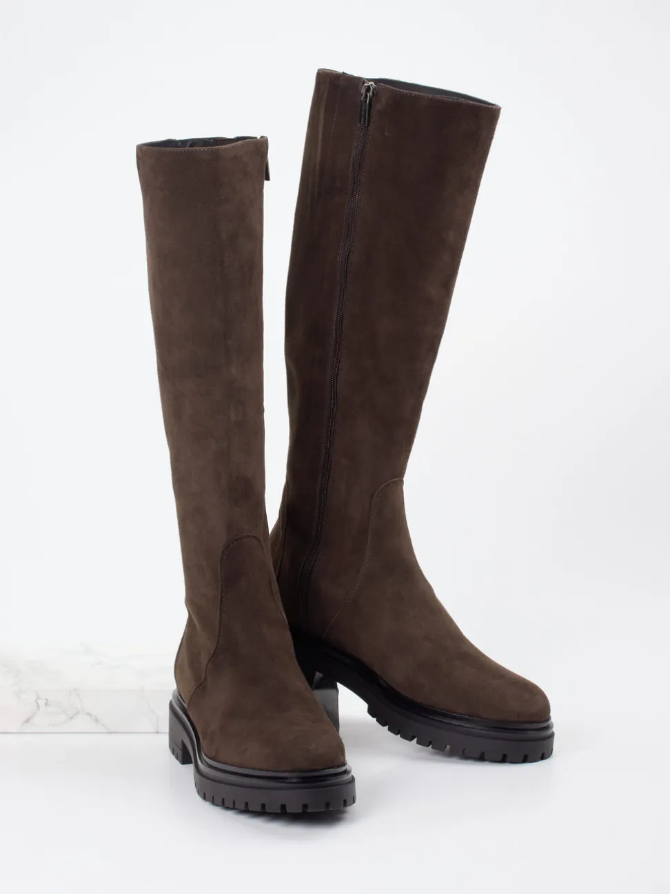 Andrea Puccini – Kniehohe Stiefel aus Veloursleder braun