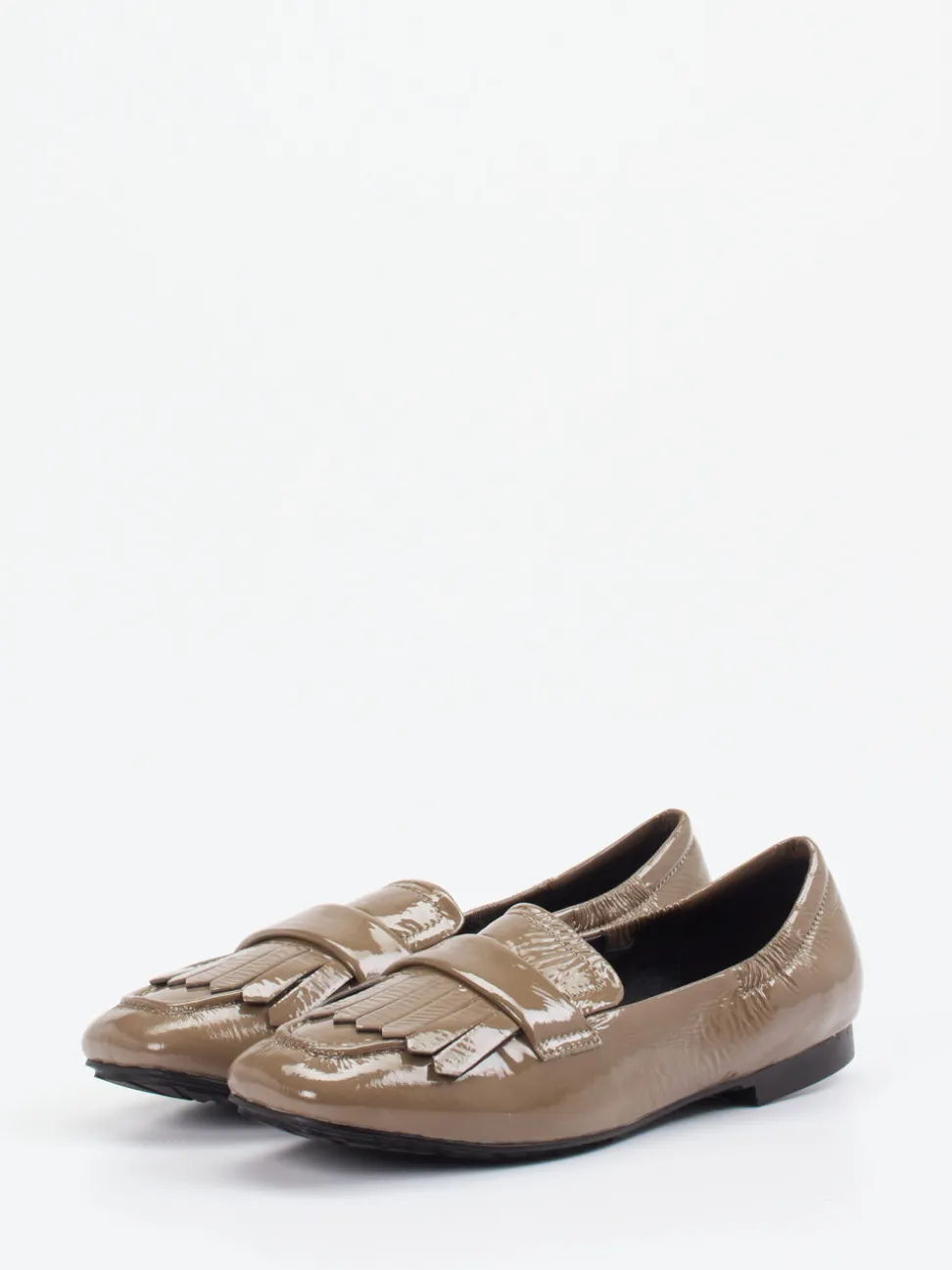Andrea Puccini – Loafer aus Lackleder in Taupe