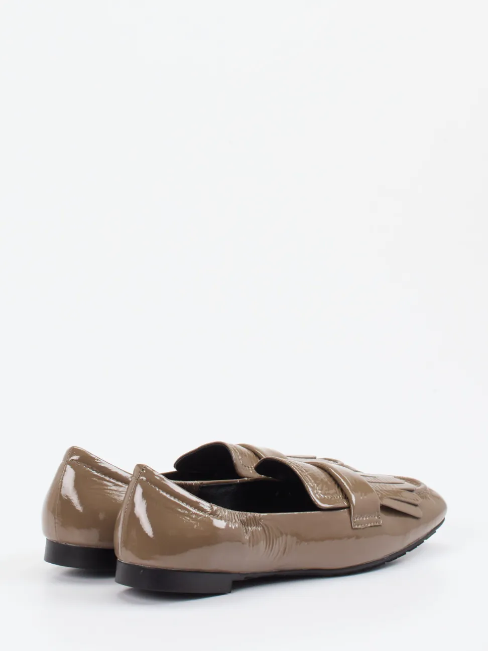 Andrea Puccini – Loafer aus Lackleder in Taupe