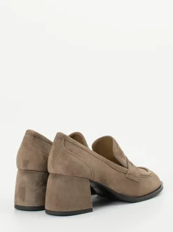 Andrea Puccini – Loafer aus Veloursleder in Taupe