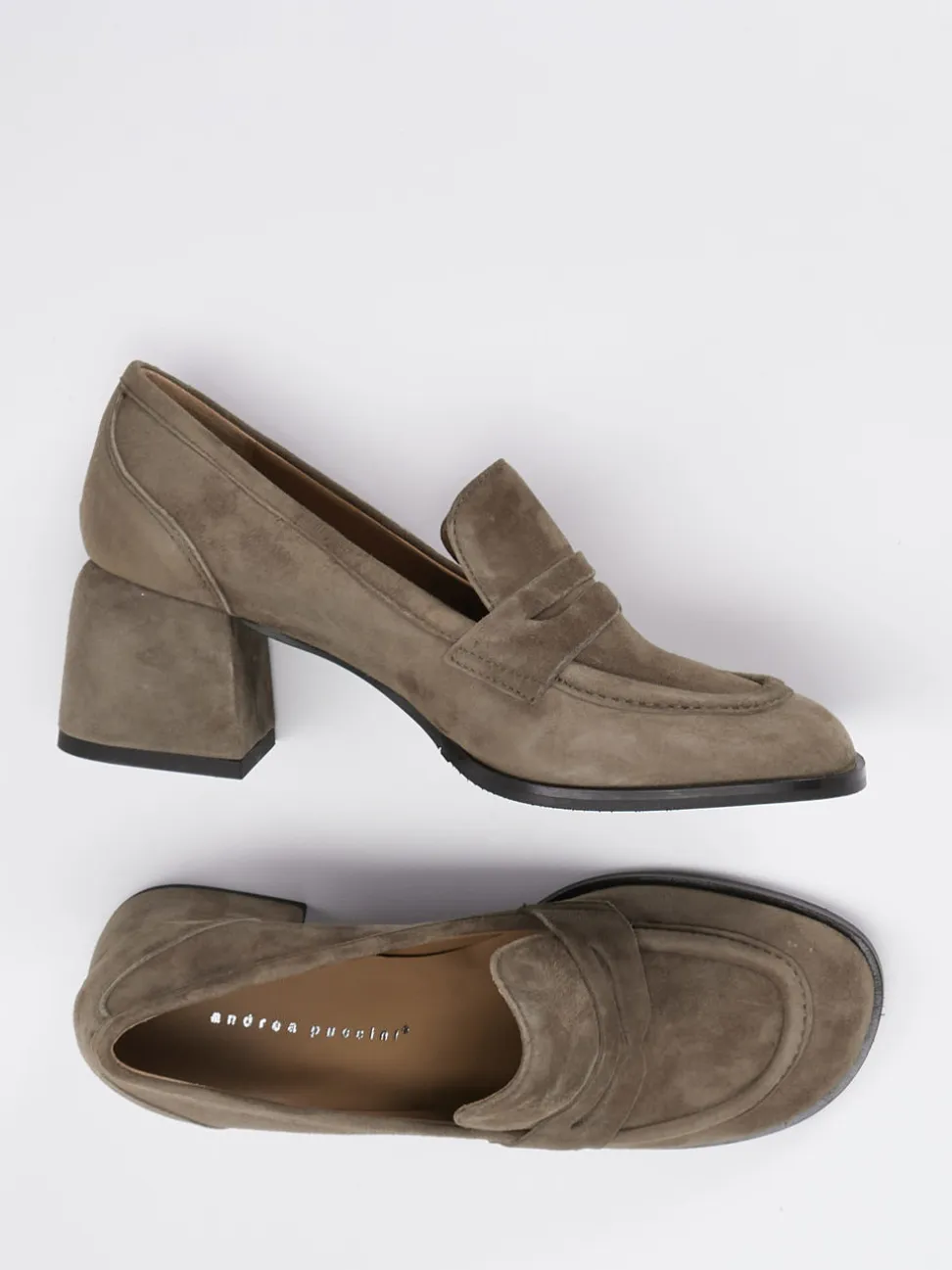 Andrea Puccini – Loafer aus Veloursleder in Taupe