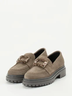 Andrea Puccini – Loafer aus Veloursleder in Taupe