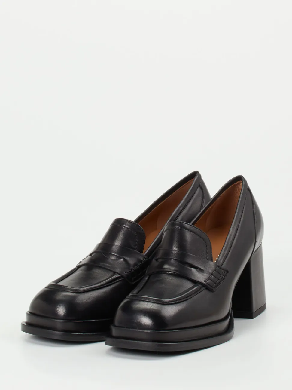 Andrea Puccini – Loafer aus glänzendem Lammleder Schwarz