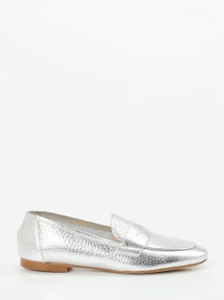 Andrea Puccini – Loafer aus Metallic-Glattleder silber