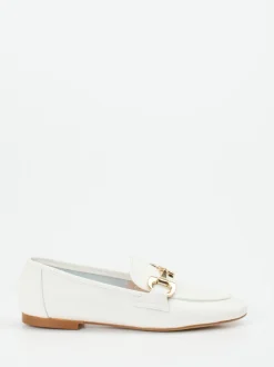 Andrea Puccini – Loafer aus Kalbleder in Offwhite