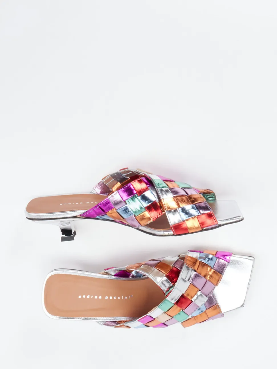 Andrea Puccini – Mules aus Metallicleder mit Flechtstruktur