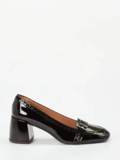Andrea Puccini – Pumps aus Lackleder in Schwarz-Grün