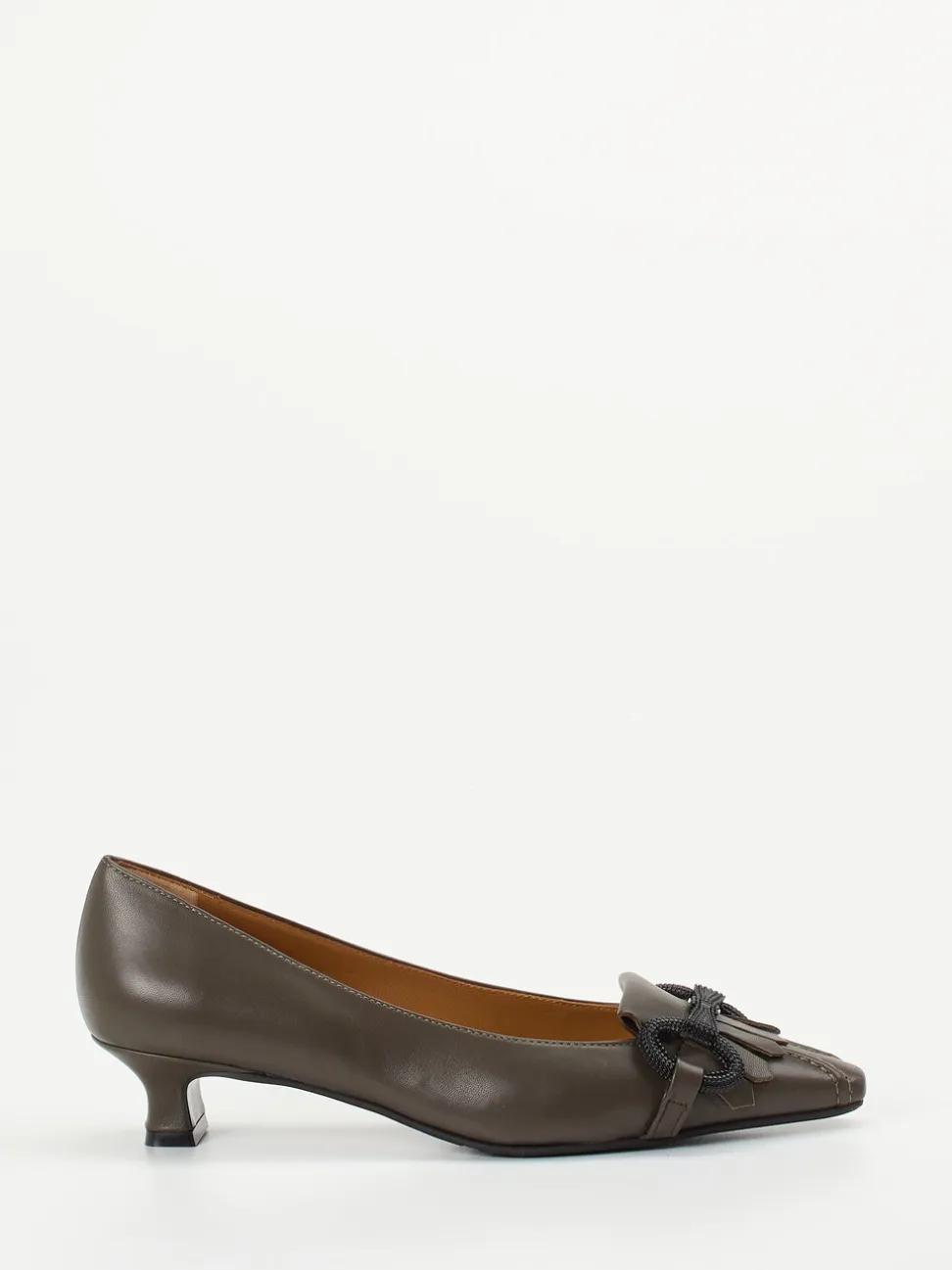 Andrea Puccini – Pumps aus Lammleder in Schlammgrau