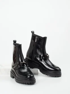 Andrea Puccini – Stiefelette aus Hochglanzleder schwarz