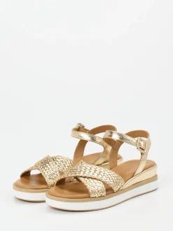 Andrea Sabatini – Keilsandalette aus Flechtleder goldfarben