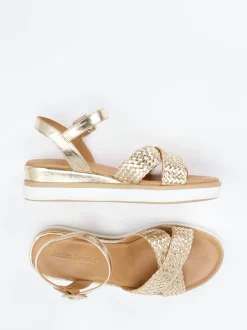 Andrea Sabatini – Keilsandalette aus Flechtleder goldfarben