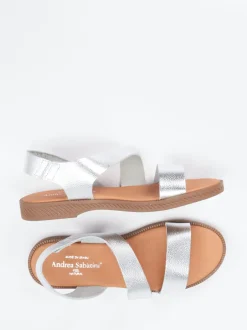 Andrea Sabatini – Riemchensandale aus Metallicleder silber