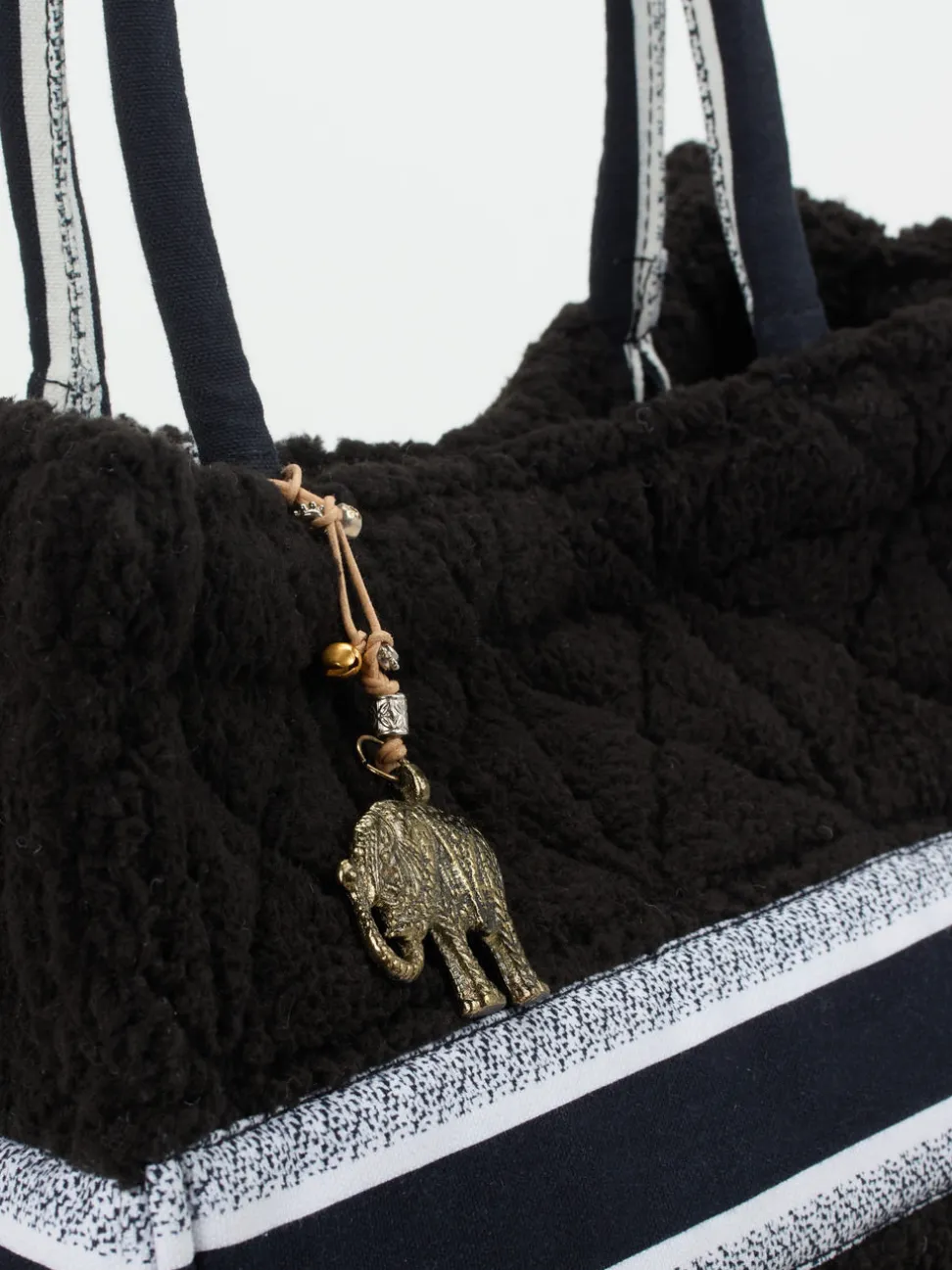 ANOKHI – Shopper