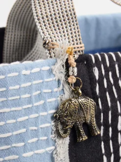 ANOKHI – Shopper aus Textil im Patchwork-Design