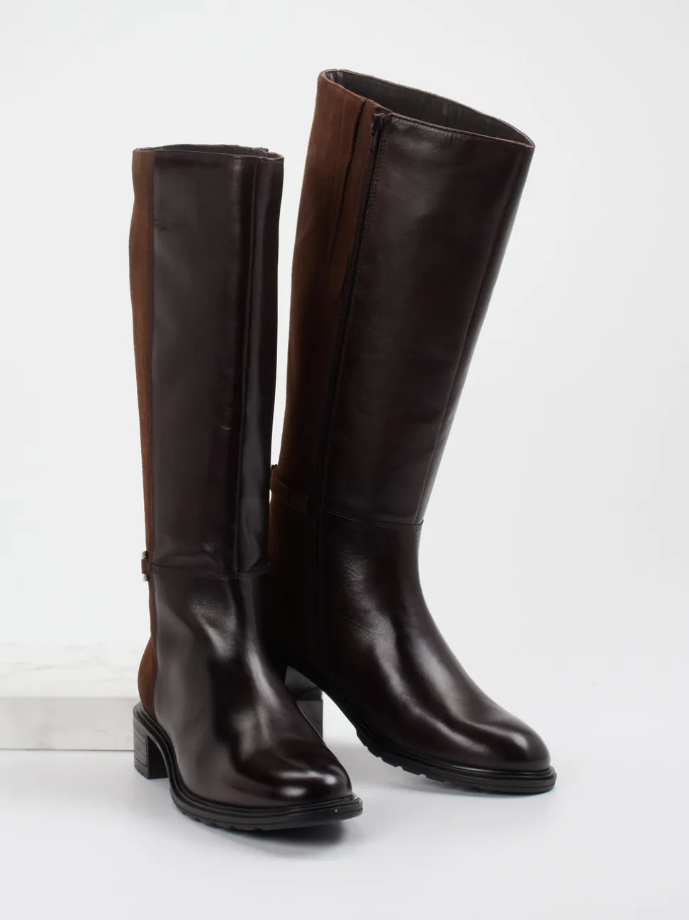 Ara – Kniehohe Stiefel aus Kalbleder in Braun