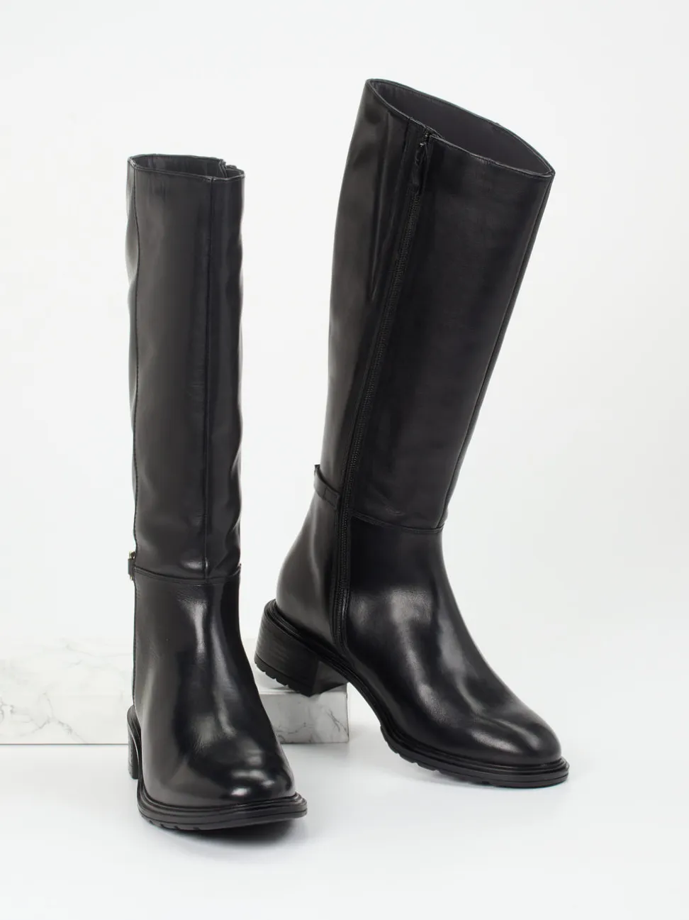 Ara – Kniehohe Stiefel aus Kalbleder schwarz