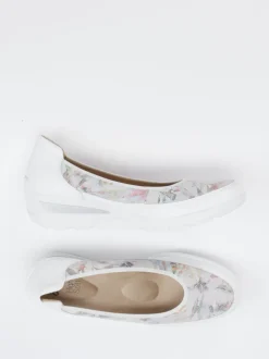 Ara – Komfort-Ballerinas aus Leder Weiß floral