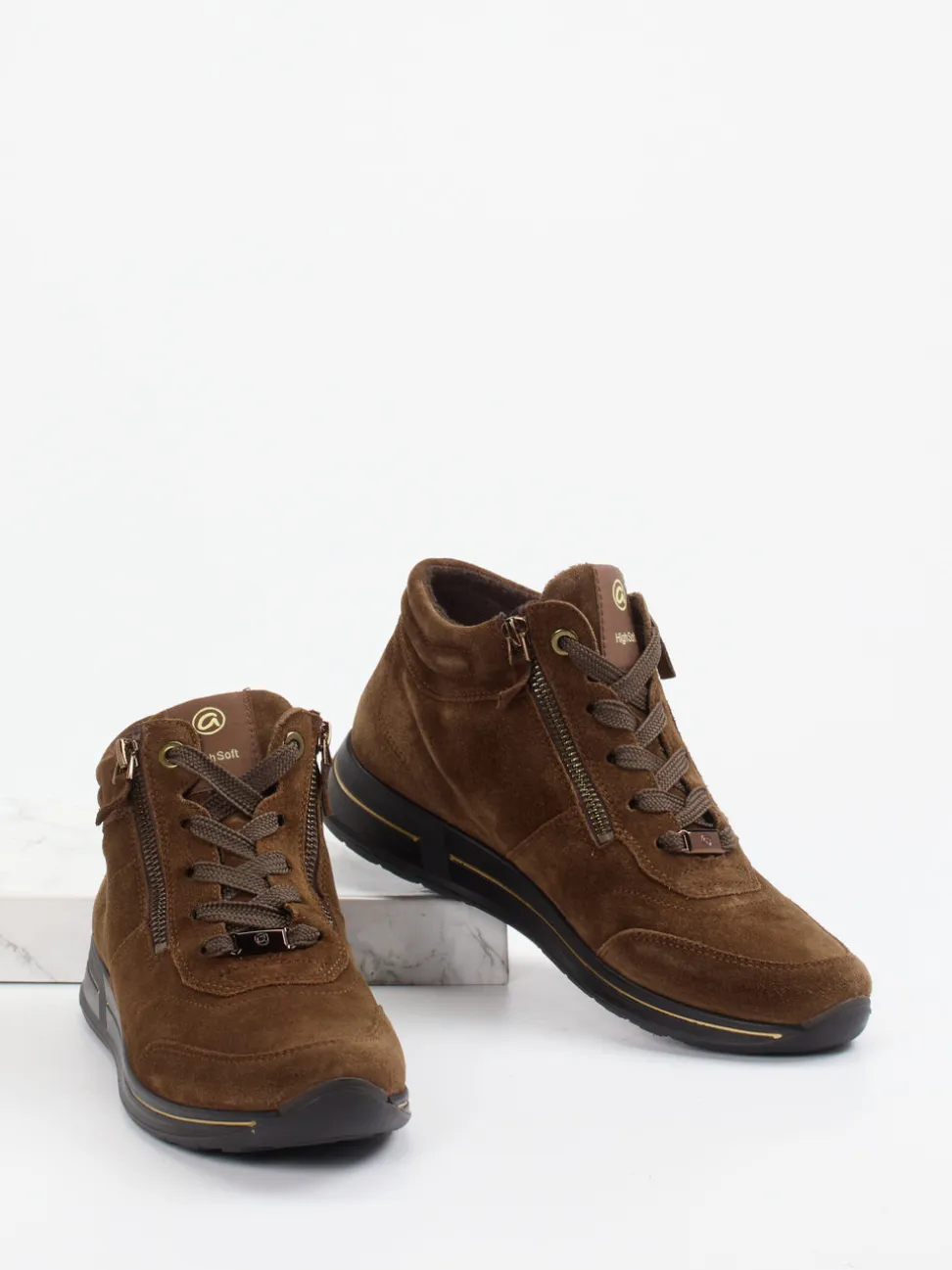 Ara – Schnürboots aus Veloursleder mittelbraun