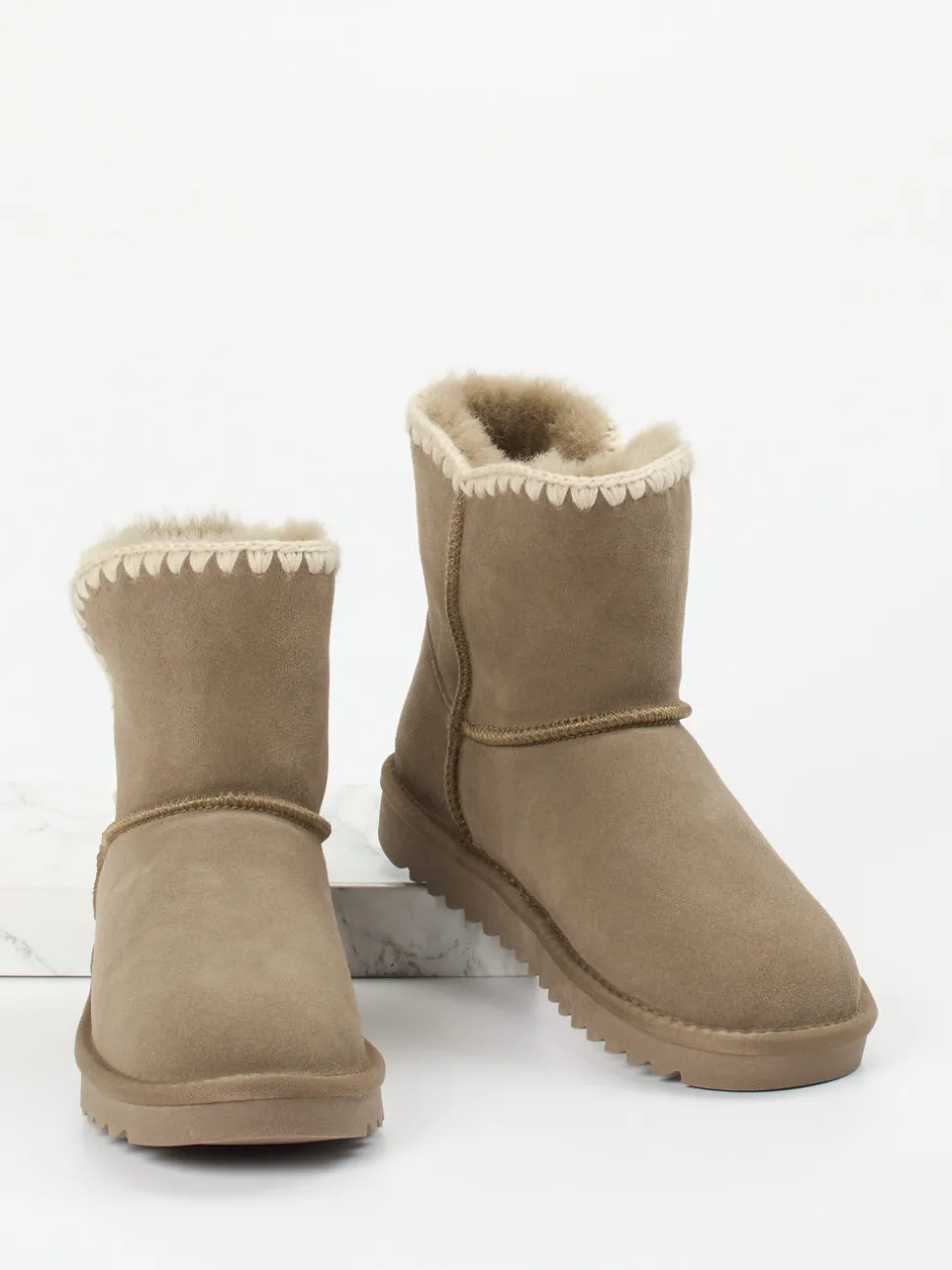 Ara – Winter-Boots aus Veloursleder in Beige