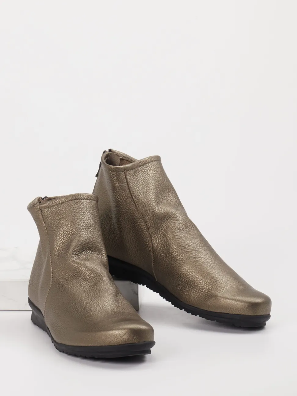 Arche – Ankle Boots aus Metallicleder bronzebraun