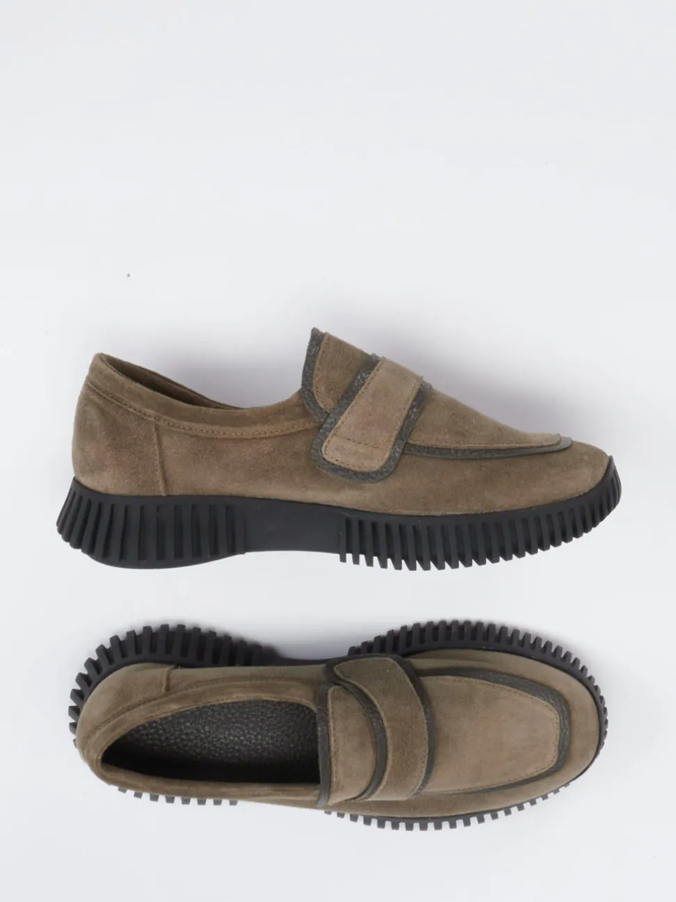 Arche – Loafer aus Veloursleder in Schlammbraun