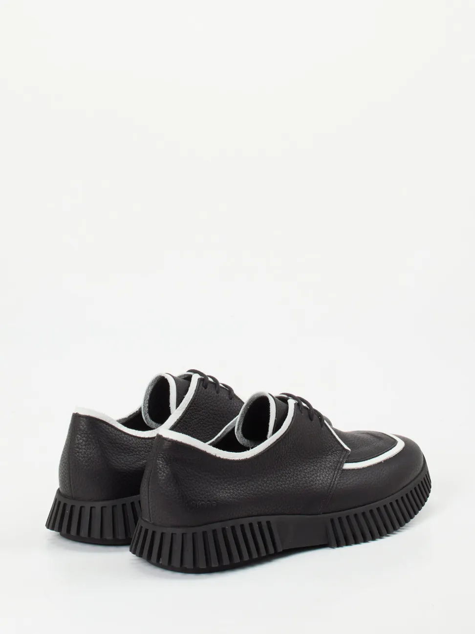 Arche – Schnürschuhe aus Kalbleder Schwarz-Weiß