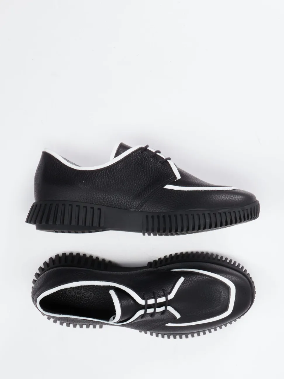 Arche – Schnürschuhe aus Kalbleder Schwarz-Weiß