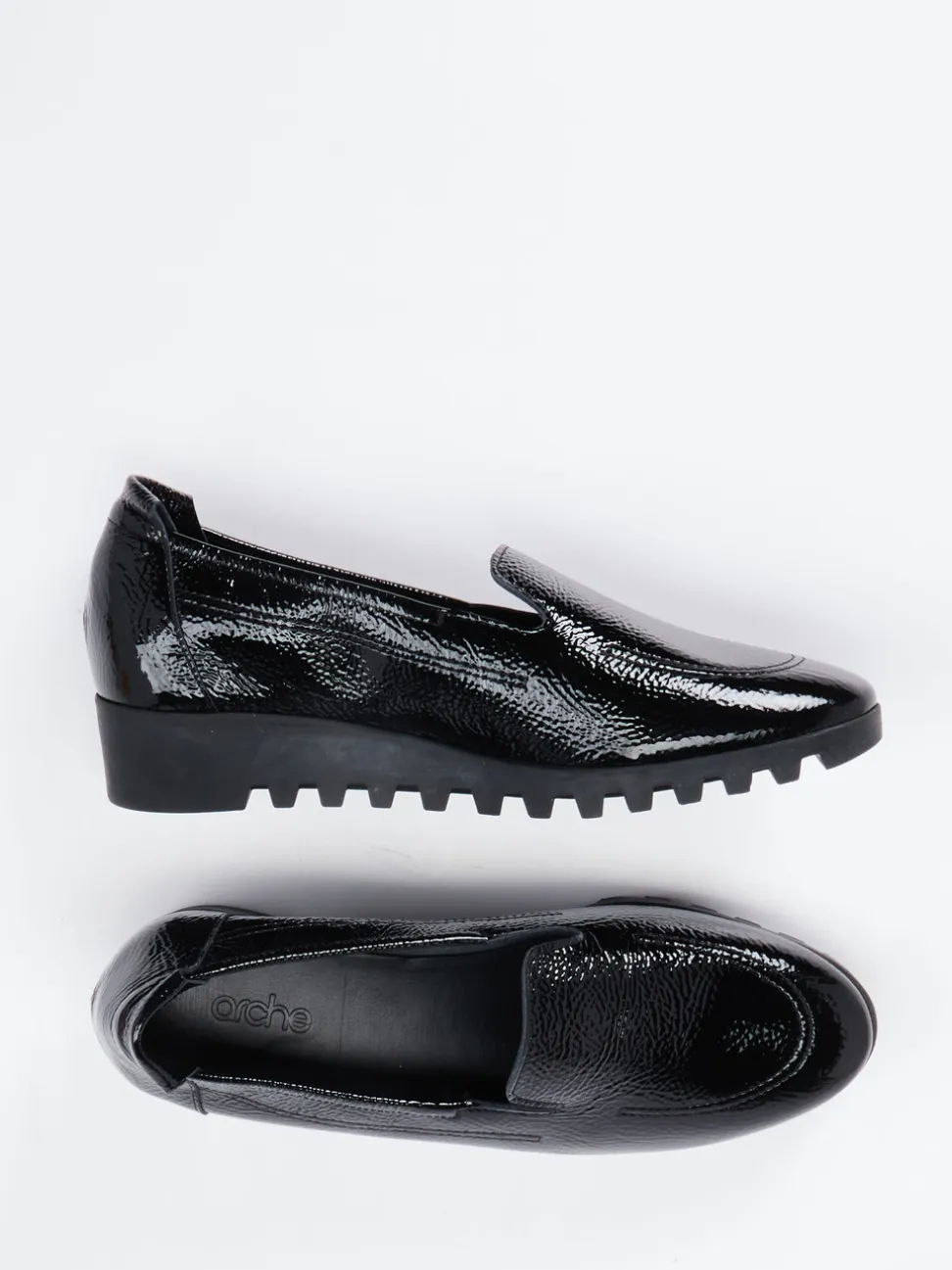 Arche – Slipper aus Lackleder in Schwarz