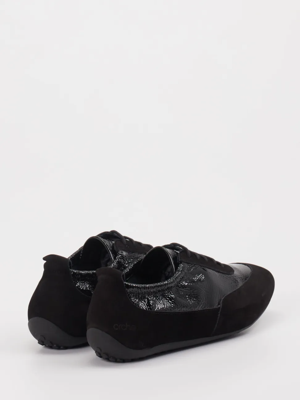 Arche – Sneaker aus Lackleder in Schwarz
