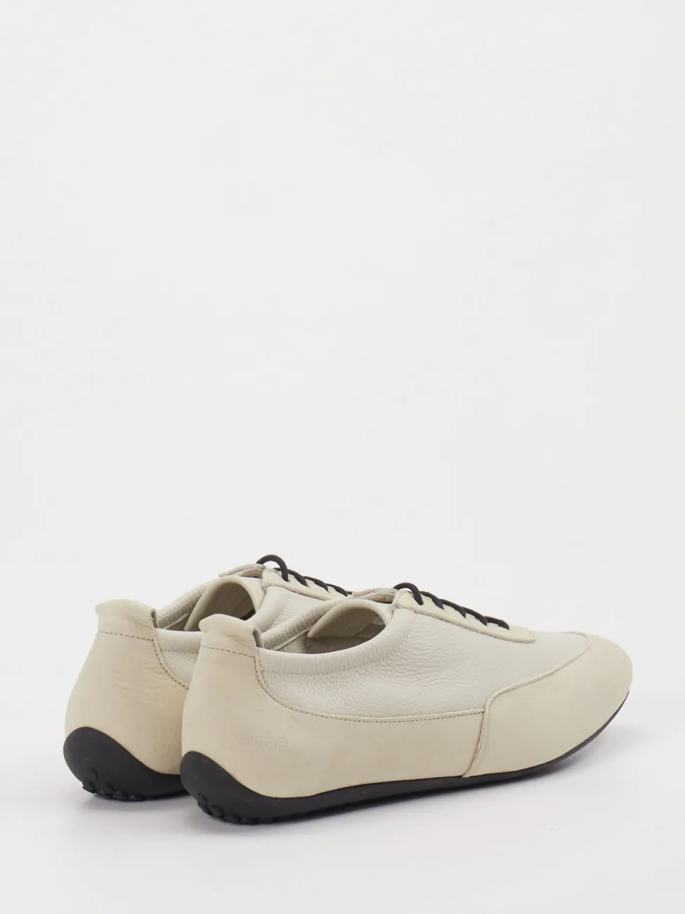 Arche – Sneaker aus Leder in Cremeweiß