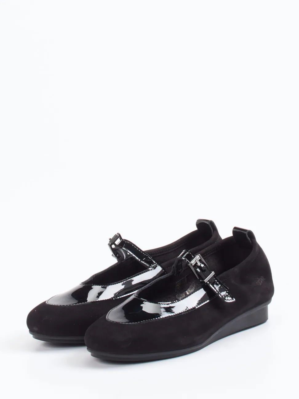 Arche – Spangenpumps aus Lackleder und Veloursleder Schwarz
