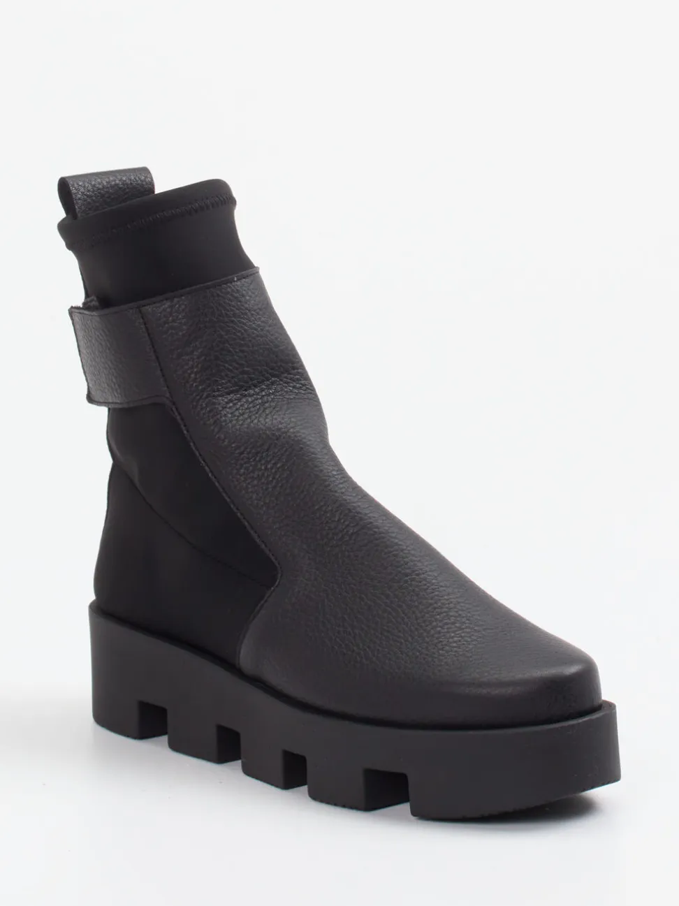 Arche – Stiefelette aus Kalbleder schwarz