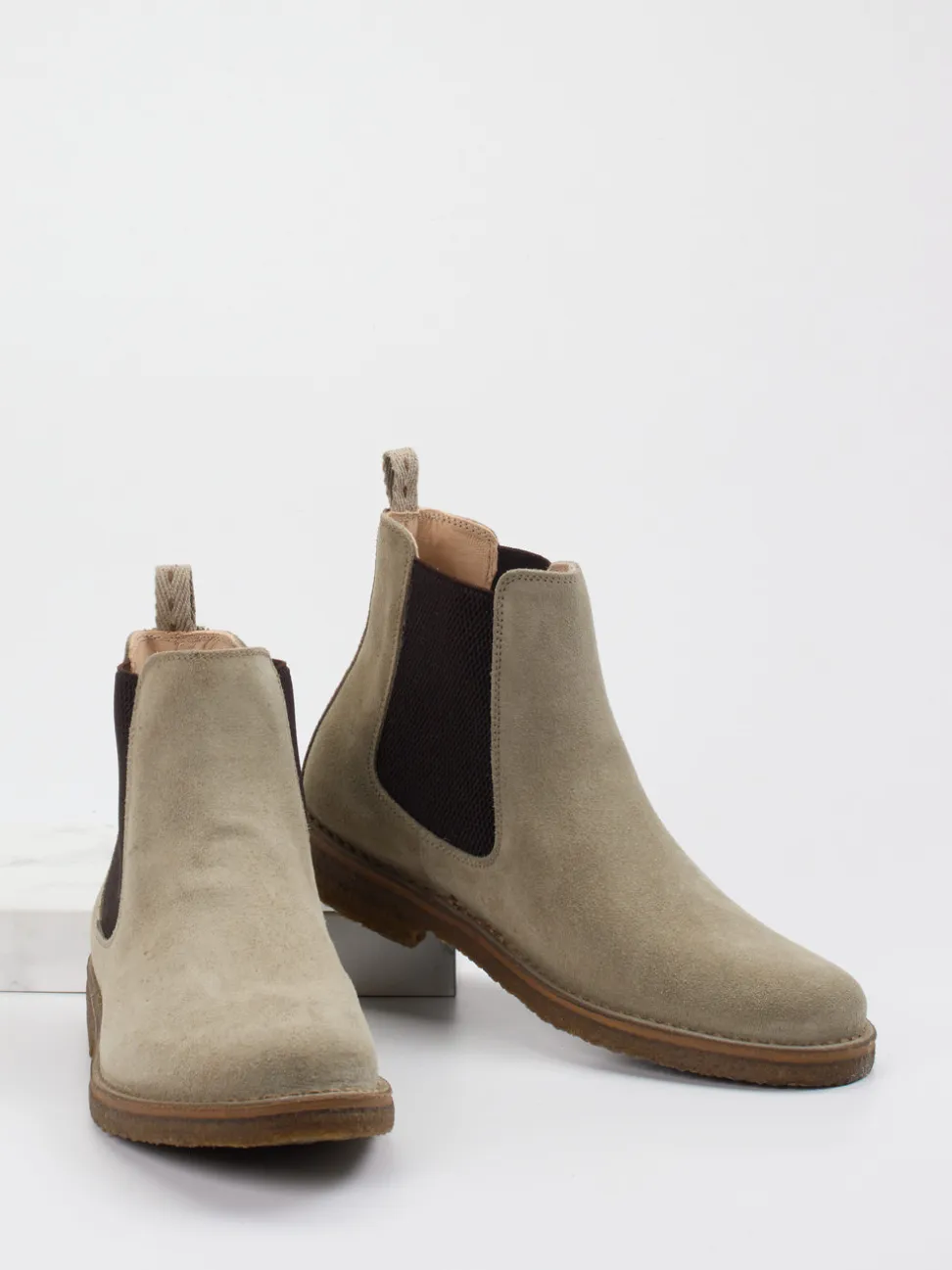 Astorflex – Chelsea Boots aus Veloursleder beigegrau
