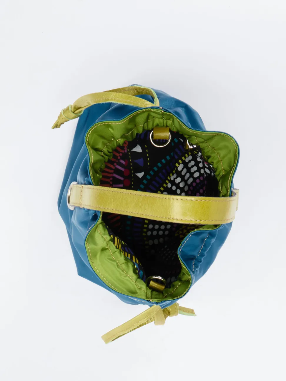 AU 79 – Beuteltasche aus Textil und Leder petrolblau