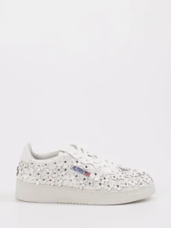 Autry – Low-Top Sneaker aus Lackleder Offwhite