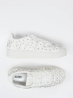 Autry – Low-Top Sneaker aus Lackleder Offwhite