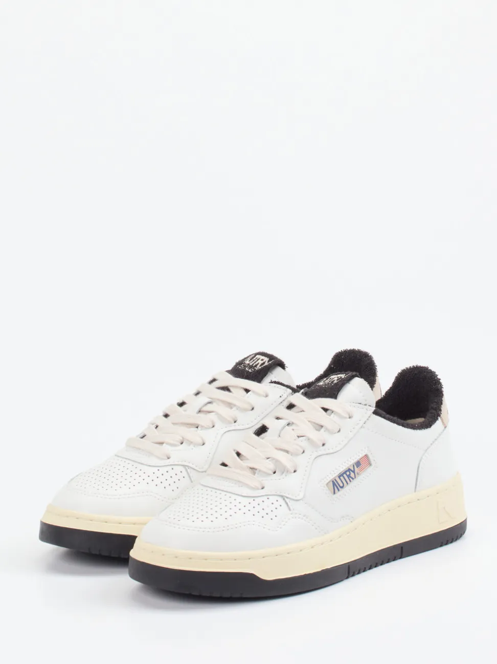 Autry – Low-Top Sneaker aus Kalbleder Offwhite