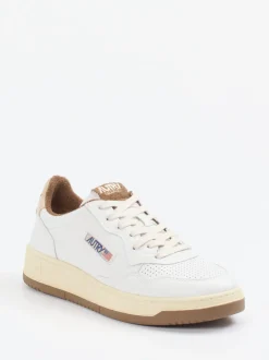 Autry – Sneaker aus Kalbleder in Offwhite