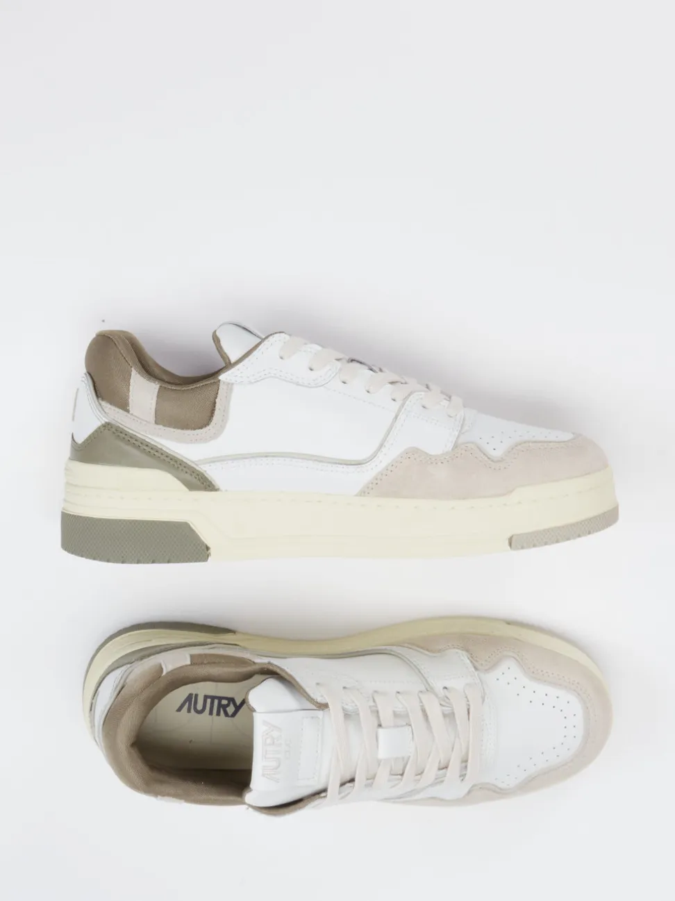 Autry – Sneaker aus Kalbleder in Offwhite